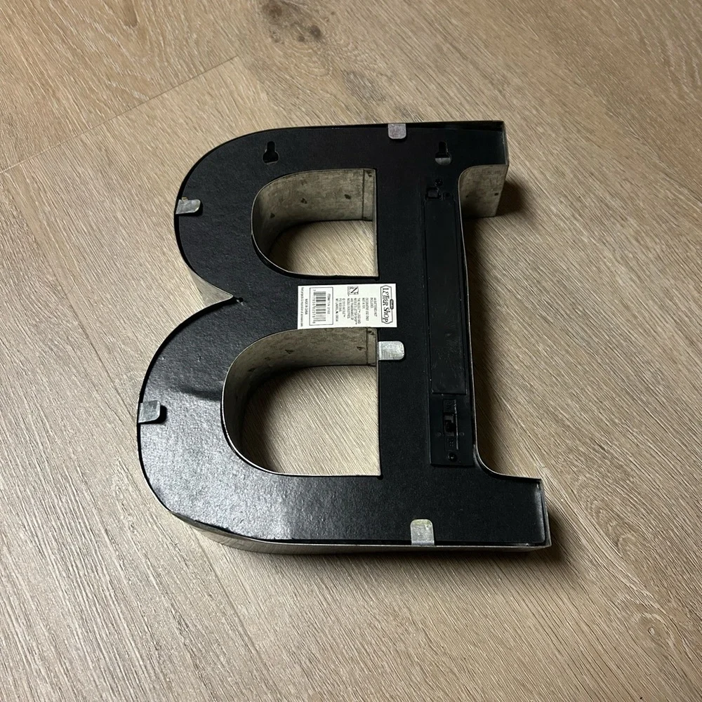 Hobby Lobby 'B' Metal Decor - Picture 3 of 3